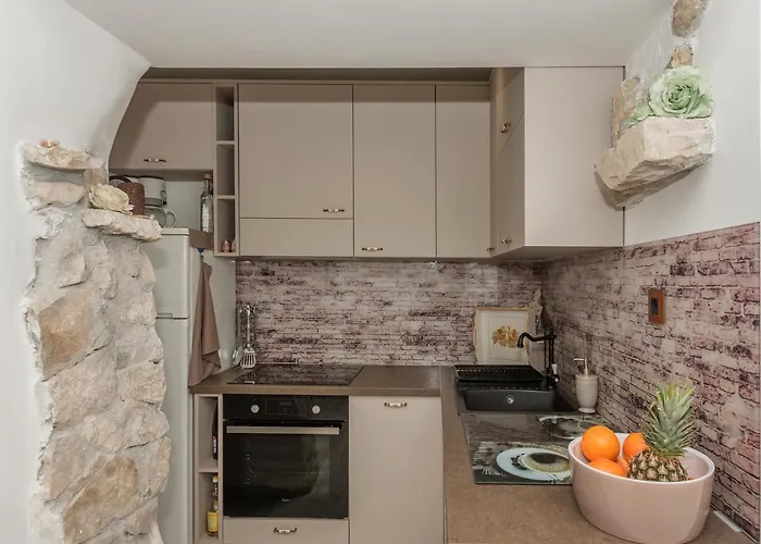 Apartament Teta Jadre